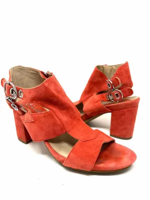 Earthies Women's Coral Block Heel Suede Cut-Out Size 7.5 Sandals