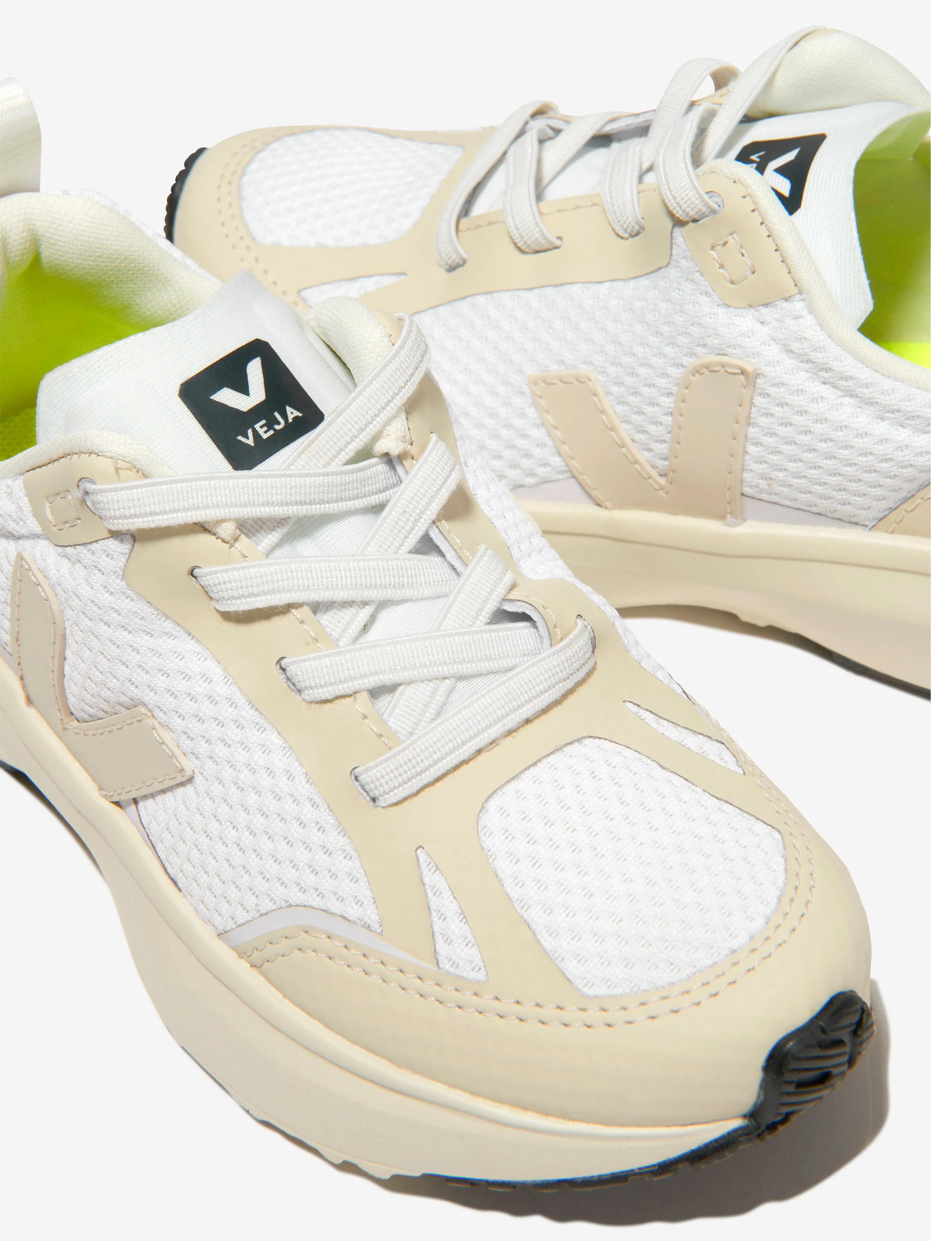 Veja Unisex Canary Alveomesh Trainers