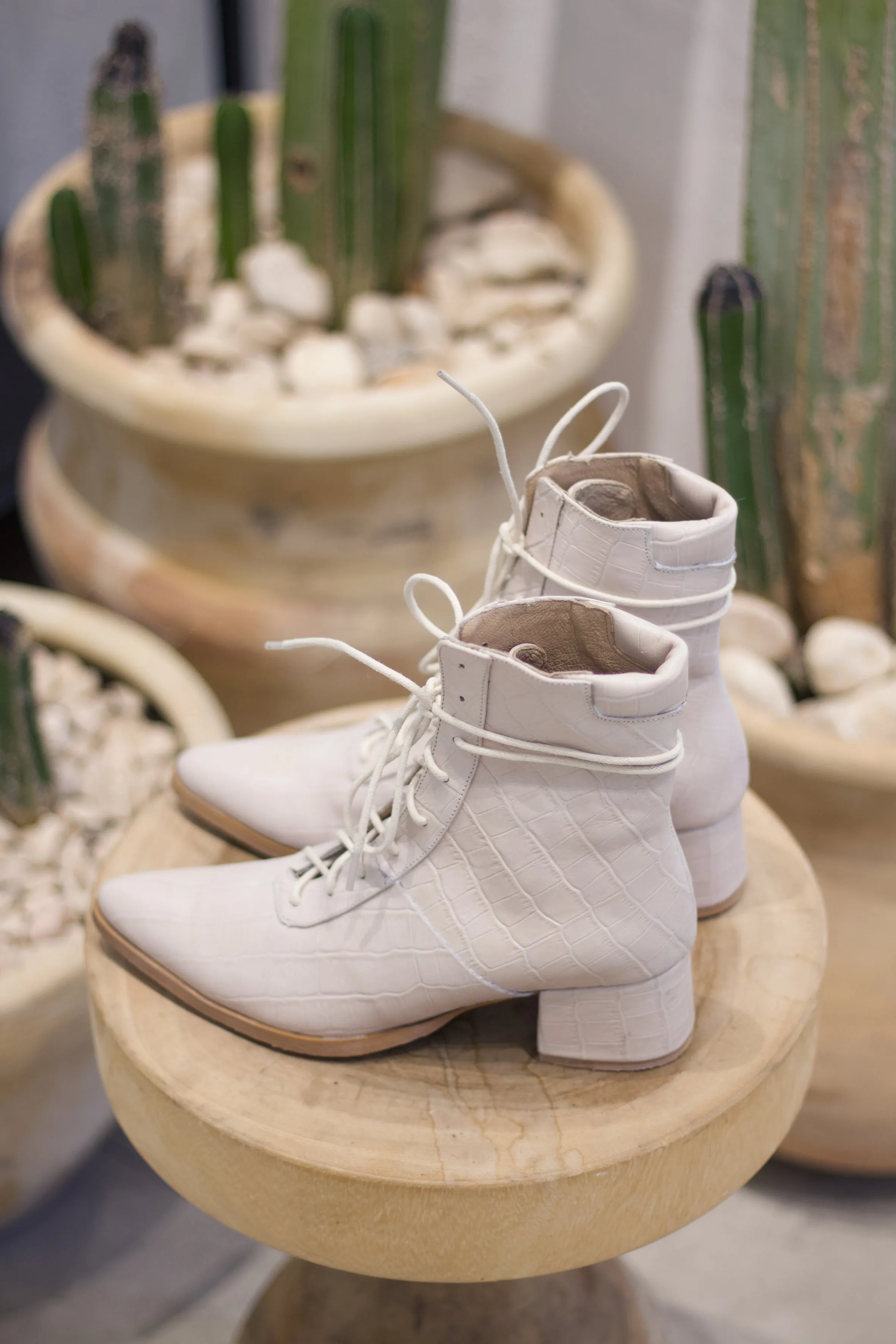 White Quartz - Off white textured boots